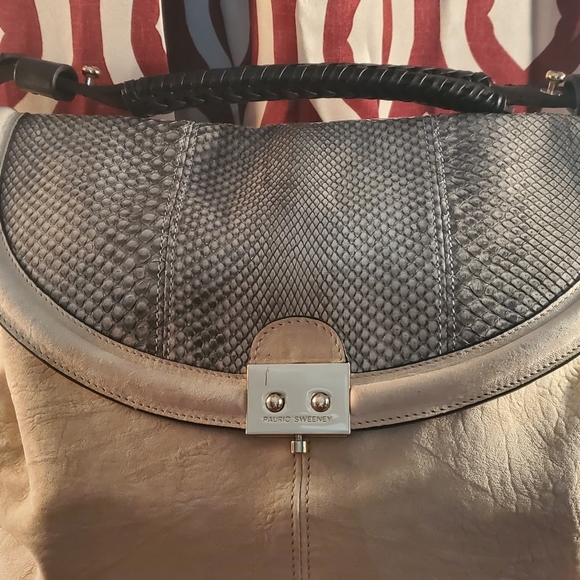 Pauric Sweeney Shoulder Bag - Picture 3 of 16